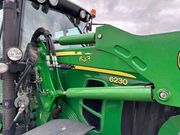 John Deere 6230 Premium occasion – 122 ch avec chargeur frontal
