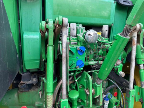 John Deere 6230 Premium occasion – 122 ch avec chargeur frontal