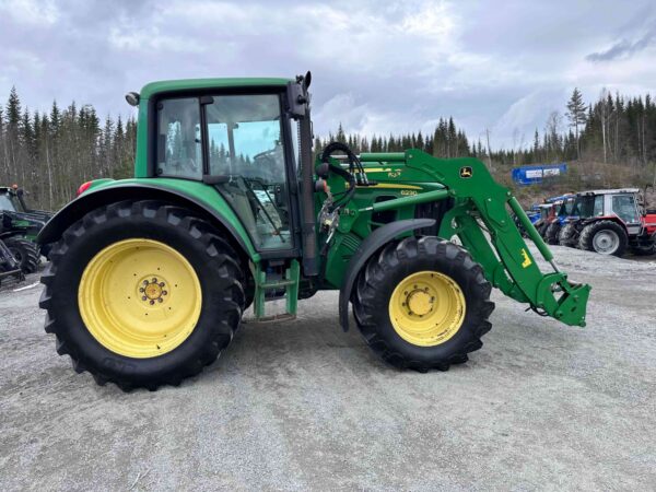 John Deere 6230 Premium occasion – 122 ch avec chargeur frontal