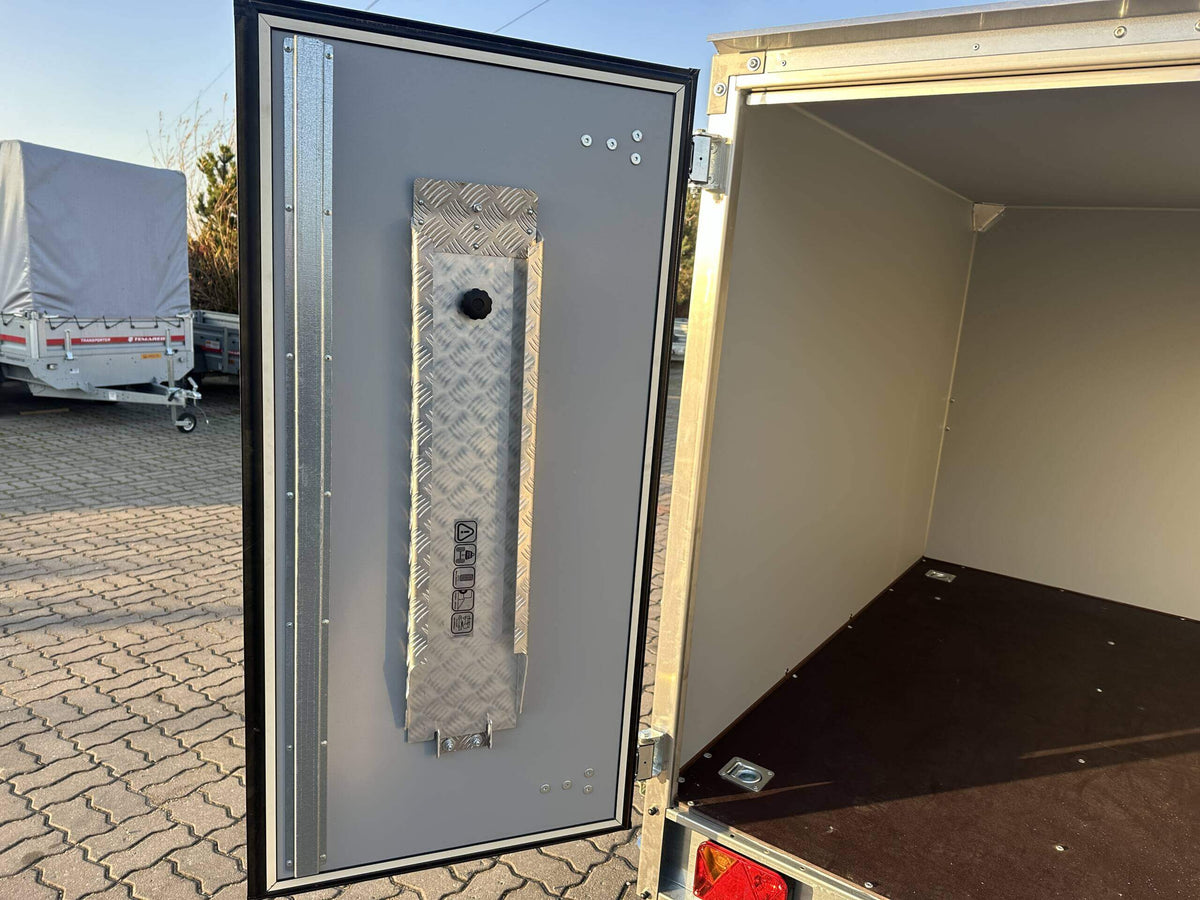 Remorque fourgon SMART BOX avec rampes Temared basculant 750kg