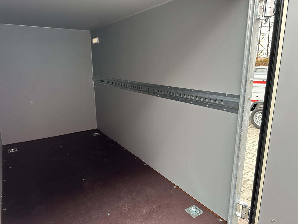 Remorque Furgon Box 2512/2 à deux essieux avec DMC 750 kg