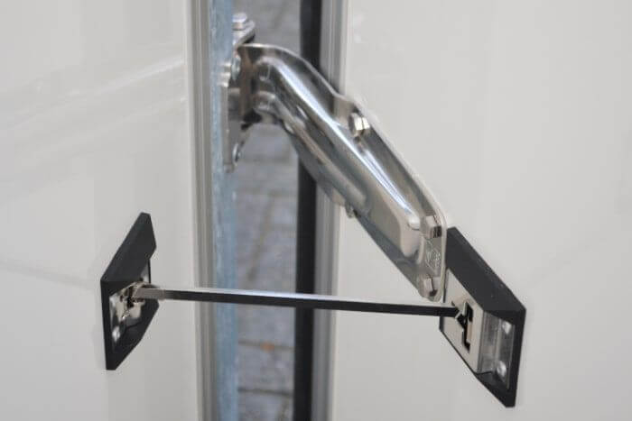 Camion Fourgon Fermé Henra 265x138x160 cm – 1350/2000/2700 kg