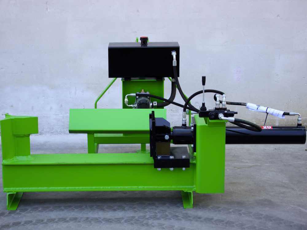 Fendeuse horizontale sur chariot avec moteur thermique